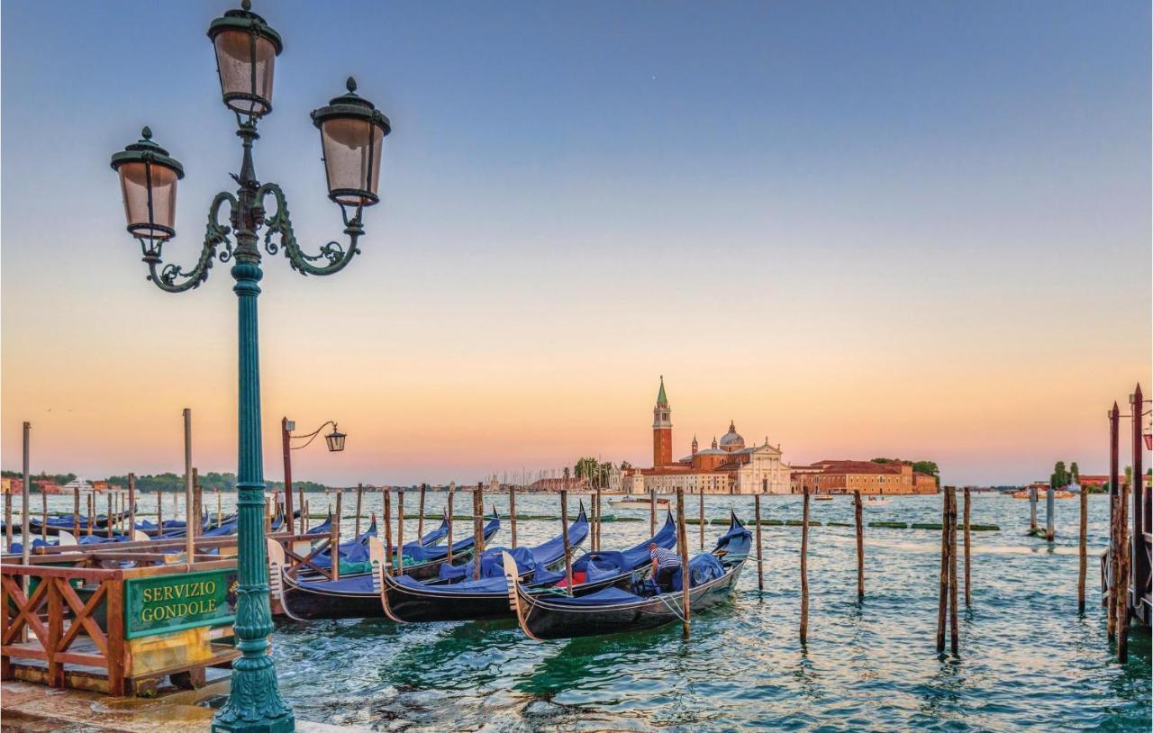 Nice Apartment In Venezia -Ve- With Wifi Exteriör bild
