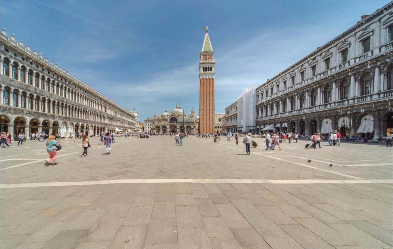 Nice Apartment In Venezia -Ve- With Wifi Exteriör bild